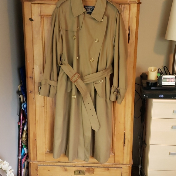 VINTAGE Burberry Classic Trench Coat Size Large - Picture 1 of 5